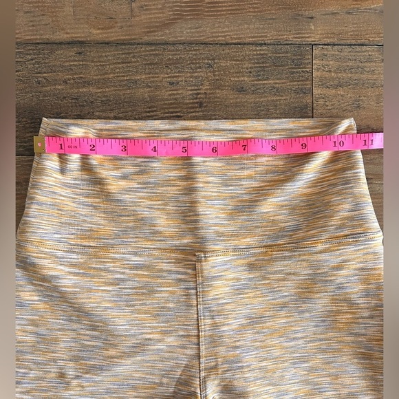 OUTDOOR VOICES Yellow and Gray Heather Flow 7” Inseam Sunset Biker Shorts Sz XS - Picture 6 of 12